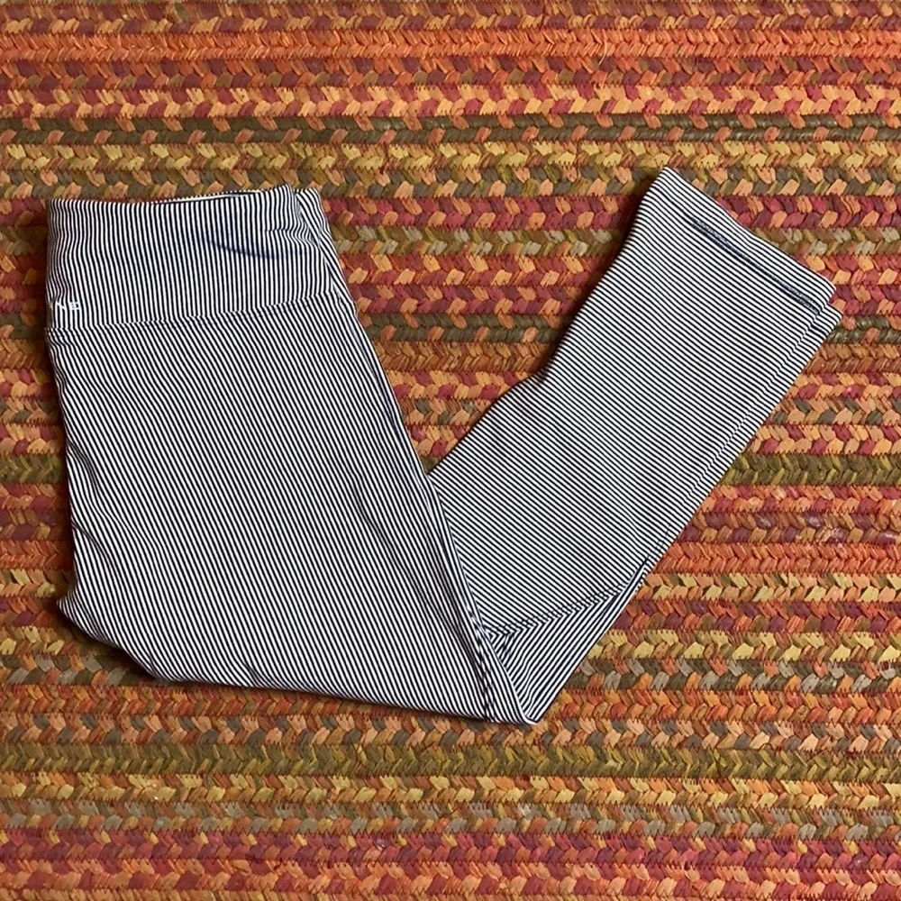 LORNA JANE BLUE STRIPE CROP YOGA LEGGINGS
